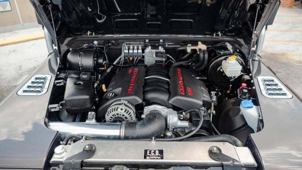 Tương tự như những chiếc xe Defender độ khác bởi ECD, Project Windswept có trang bị một động cơ V8 LS3 dung tích 6.2 lít, sản sinh 430 mã lực
