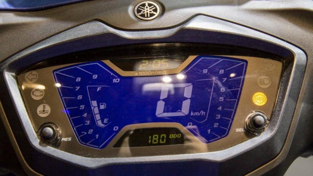 Yamaha trang bị đồng hồ kỹ thuật số hoàn toàn cho Cygnus Gryphus