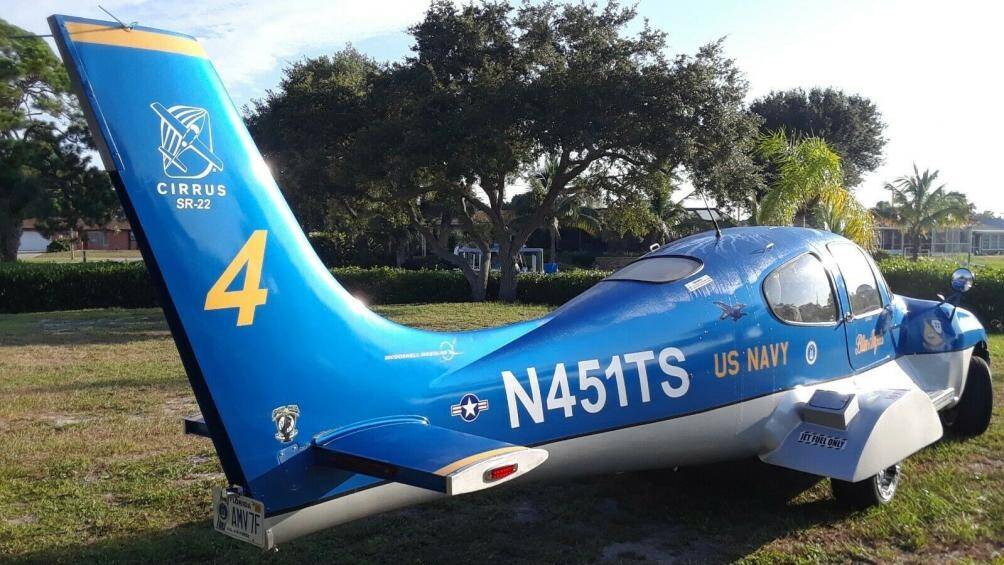 Theo thông tin, chiếc xe được thiết kế cho 3 người ngồi, có điều hoà và được trang bị camera lùi