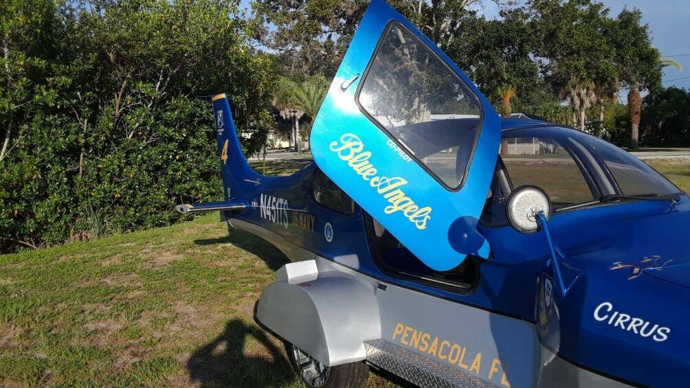 Ngoài ra, xe cũng được trang bị dây an toàn cho hành khách và hợp pháp khi chạy xe trên phố