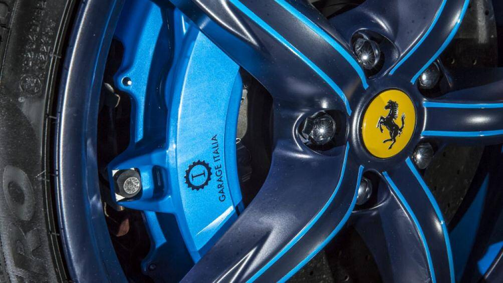 Khối động cơ này có khả năng tạo ra công suất cực đại 681 mã lực tại vòng tua máy 8.000 vòng/phút và mô-men xoắn cực đại 700 Nm tại tua máy 5.500 vòng/phút