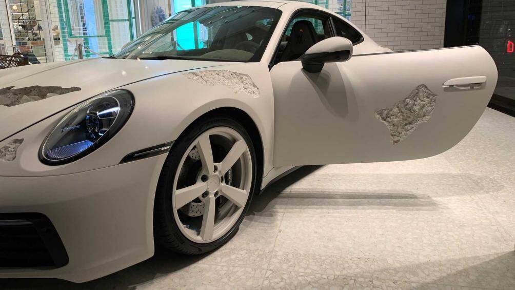 Trước đó, chiếc xe này đã được trưng bày tại một trung tâm mua sắm ở thủ đô London, Anh