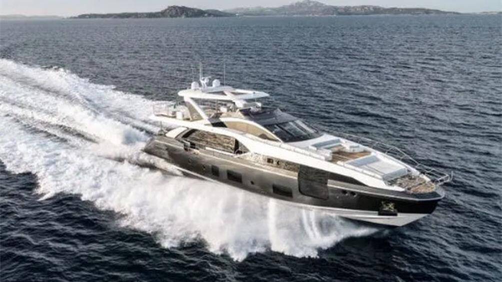 Cristiano Ronaldo vừa quyết định mua du thuyền có giá 165 tỷ đồng để nghỉ dưỡng với gia đình sau khi câu lạc bộ Juventus giành ngôi vô địch tại giải Serie A