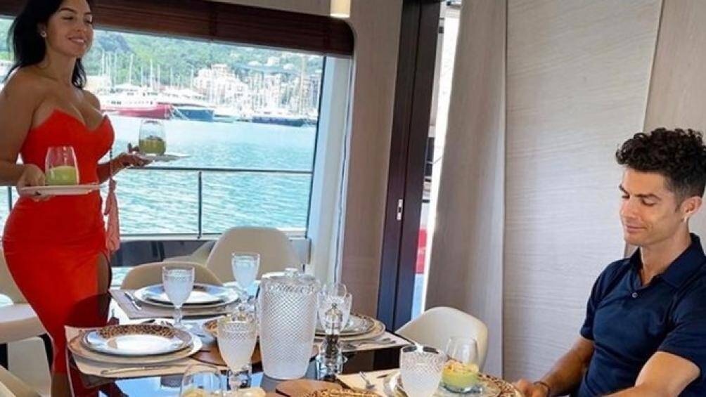 Siêu sao người Bồ Đào Nha và cô nàng bạn gái xinh đẹp Georgina Rodriguez