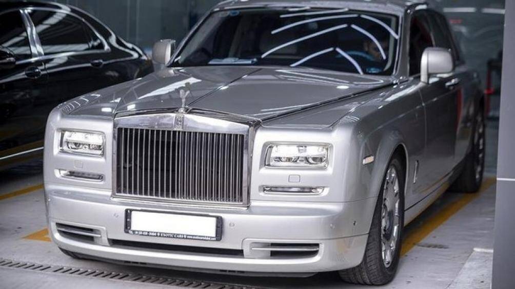 Chiếc Rolls-Royce Phantom II Hadar thuộc sở hữu của một đại gia tại thủ đô Hà Nội. Mặc dù mức giá không được tiết lộ nhưng chắc chắn nó không hề rẻ