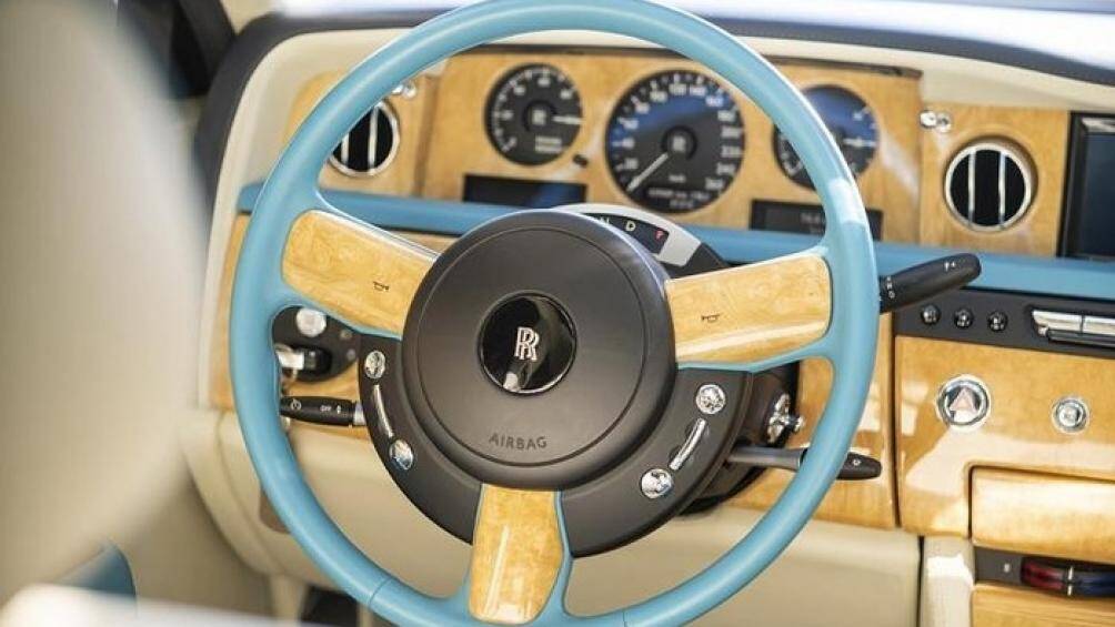 Rolls-Royce Phantom II Hadar vẫn được trang bị khối động cơ V12, dung tích 6,75 lít, sản sinh công suất tối đa 453 mã lực và mô-men xoắn cực đại 720 Nm