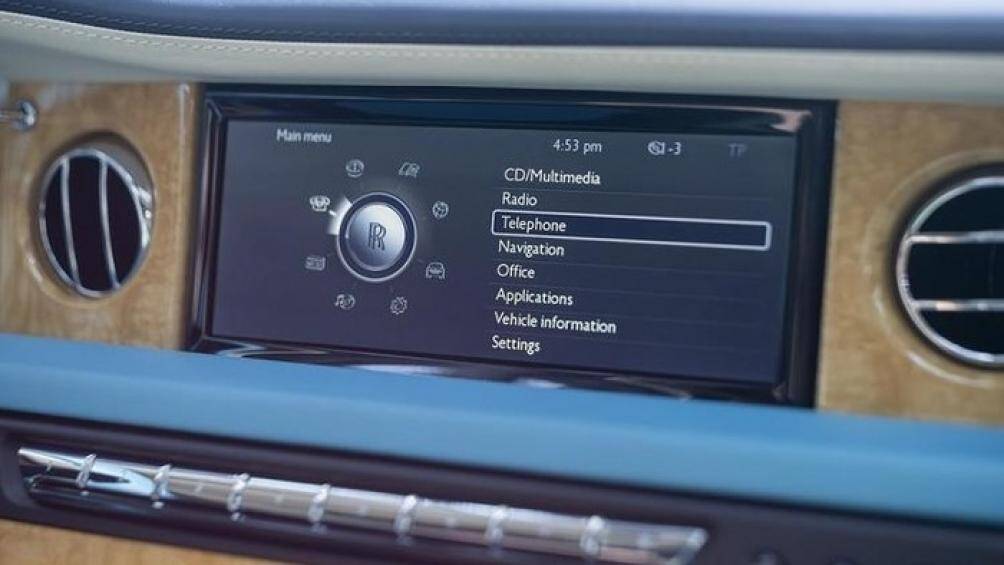 Xe có khả năng tăng tốc từ vị trí xuất phát lên 100 km/h chỉ trong khoảng thời gian 5,9 giây trước khi đạt vận tốc tối đa 250 km/h