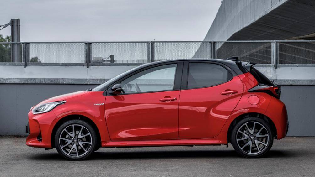 Chiếc Toyota Yaris 2020 Hybrid mới có thể di chuyển quãng đường xa hơn ở chế độ chạy điện với vận tốc tối đa 130 km/h nhờ bộ pin lithium-ion