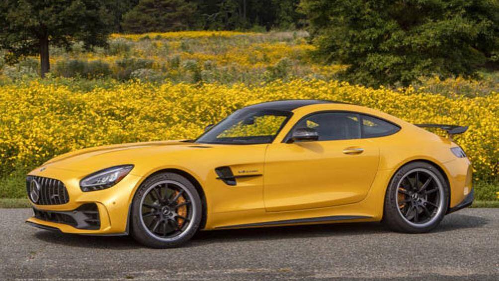 5. Mercedes-AMG GT 2020 (giá khởi điểm: 115.900 USD)
