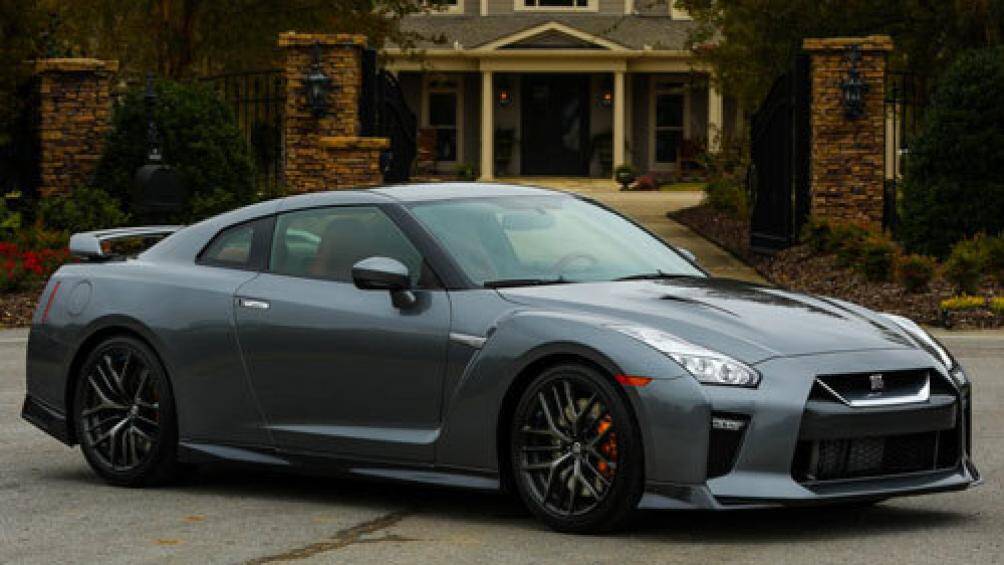 6. Nissan GT-R 2020 (giá khởi điểm: 113.540 USD)