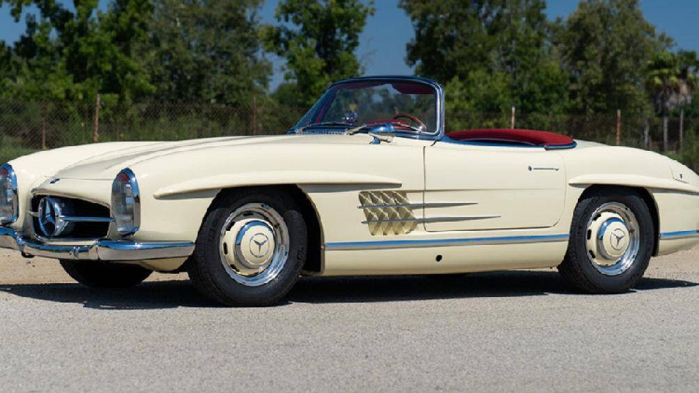 Công ty Gooding & Company của Đức vừa thông báo tổ chức đấu giá một chiếc 300 SL Roadster đời 1961 với tình trạng khá hoàn hảo
