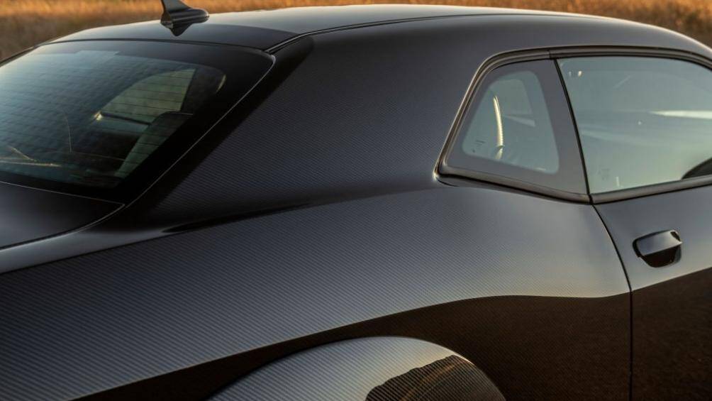 Dodge chỉ sản xuất 3.300 chiếc Challenger SRT Demon và đây là chiếc xe mang số 118