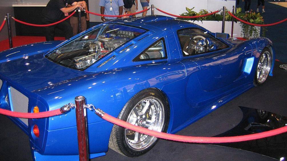 Barabus TKR đời 2006, xe xuất hiện tại triển lãm ô tô tại Anh 2006, được làm từ sợi carbon, xe sử dụng động cơ 7.0L V8 tăng áp kép cho công suất tối đa 1.005 mã lực, tăng tốc từ 0-100 km/h trong 1,7 giây