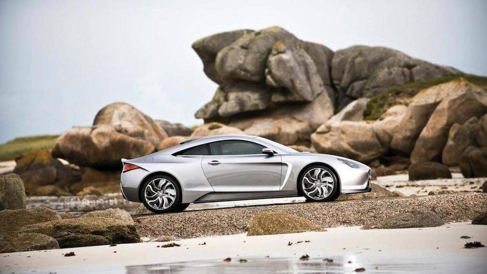 Exagon Furtive e-GT đời 2010, xe xuất hiện tại Triển lãm ô tô Paris 2010. Xe có công suất tối đa 402 mã lực, tốc độ tối đa 249 km/h