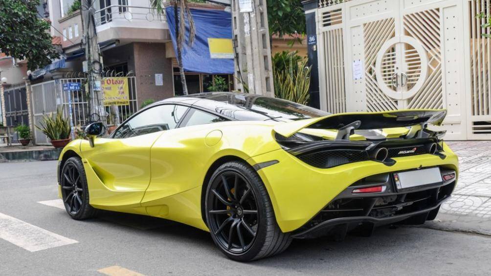 McLaren 720S chính là bước chuyển mình mạnh mẽ của thương hiệu siêu xe Anh Quốc khi áp dụng ngôn ngữ thiết kế hoàn toàn mới