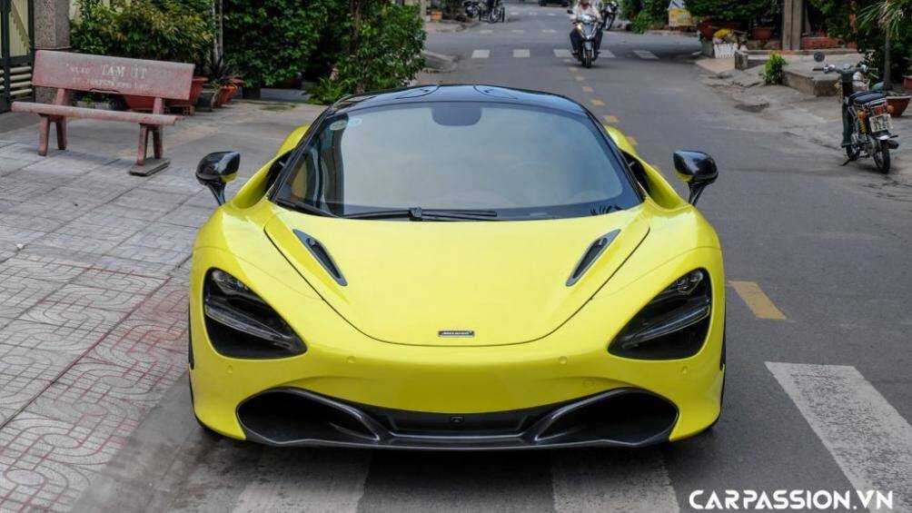 Chiếc McLaren 720S này thuộc phiên bản Luxury nên một số chi tiết đều được làm từ vật liệu có tên Dark Palladium được phát triển bởi chính McLaren