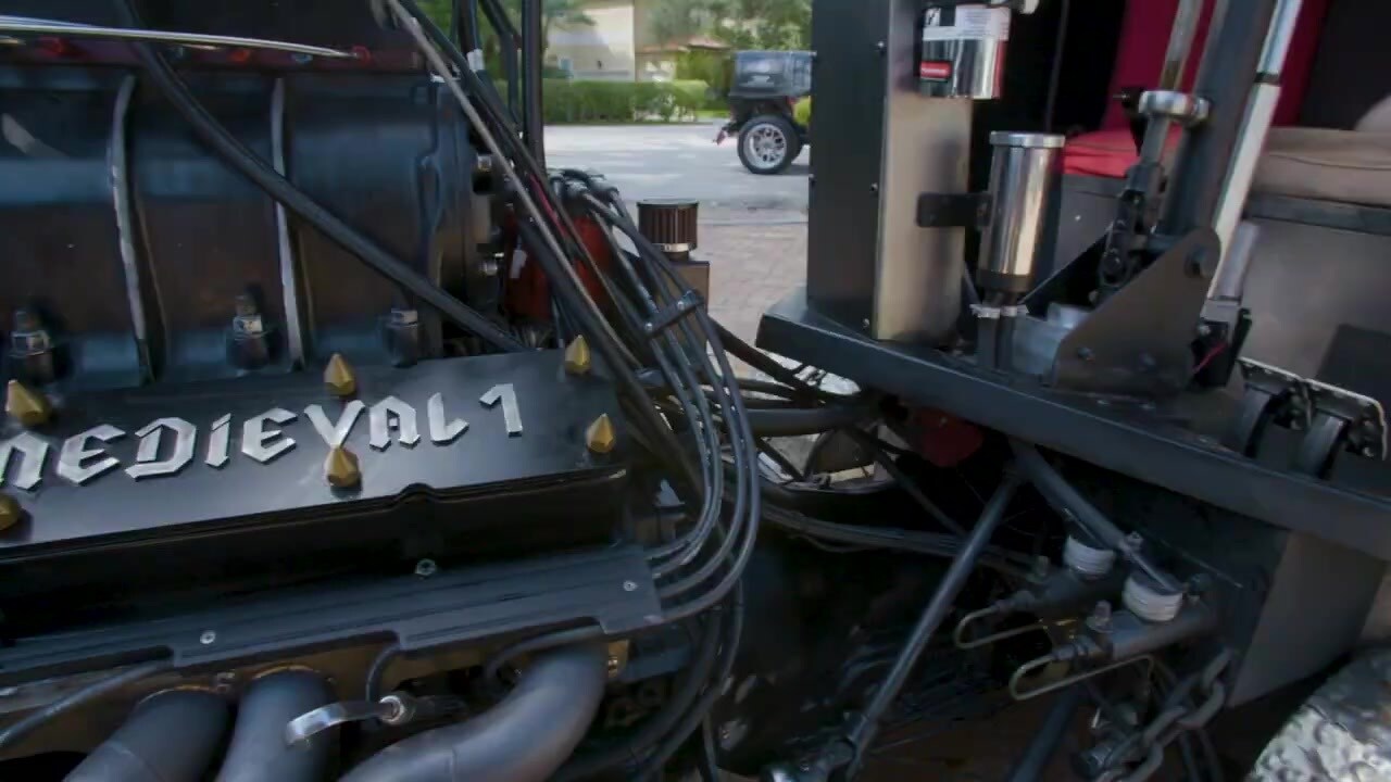 Trang bị một khối động cơ V8 dung tích 5.8 lít với bộ siêu nạp Weiand 6-71, Medieval one có tới 1.000 mã lực mạnh mẽ