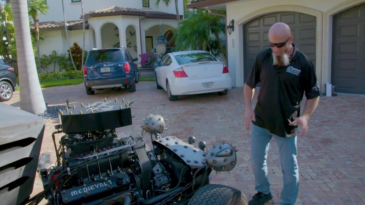 Bohata là người đứng đầu Bohata Design ở Long Island, New York, và anh ấy đã chế tạo chiếc xe này theo yêu cầu đặc biệt từ một khách hàng ở Florida