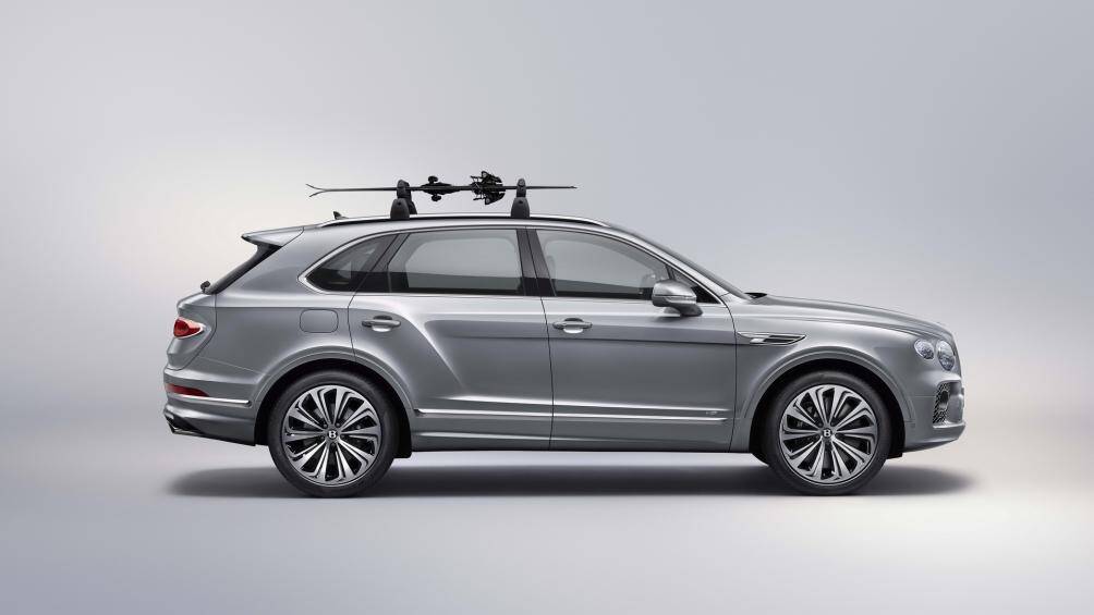 Gói ‘Touring’ được trang bị tủ để đồ trên nóc xe