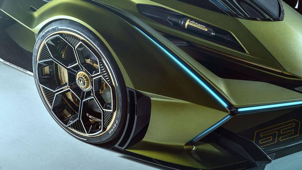 Lamborghini cho biết hệ động lực ước định trên chiếc Lambo V12 Vision GT được lấy từ hệ động lực hybrid V12 của siêu xe Lamborghini Sian FKP 37