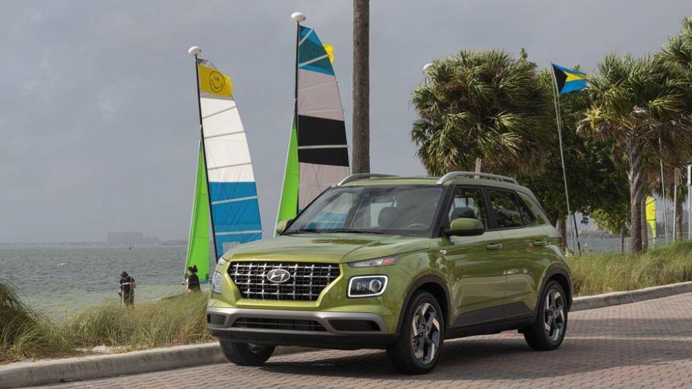 Giá bán của 3 phiên bản SE, SEL và Denim lần lượt là 18.470 USD (tương đương 430 triệu đồng), 20.370 USD (tương đương 475 triệu đồng) và 23.170 USD (tương đương 540 triệu đồng)