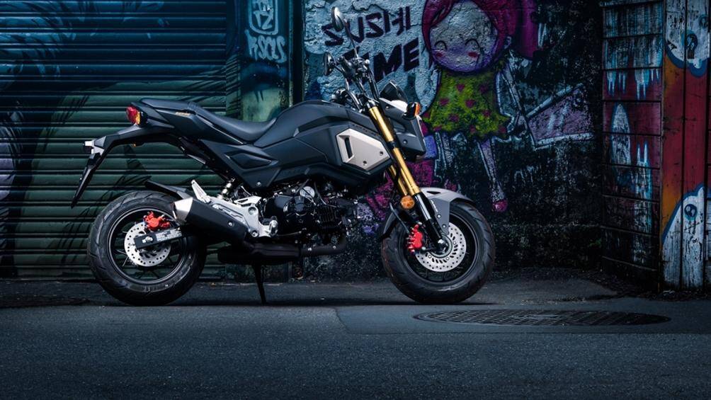 1. Honda MSX ABS 2020 (125cc): Là xe côn tay thể thao cỡ nhỏ nhưng đem lại khả năng vận hành dễ dàng nhưng cực kì cơ động, thú vị