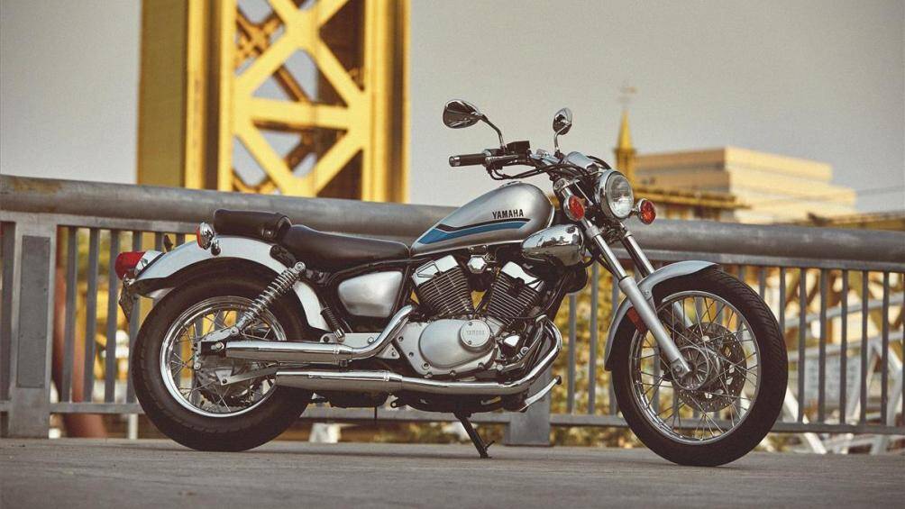 10. Yamaha V-Star 250 (250cc): Chiếc xxe này khá tiết kiệm xăng và trở thành lựa chọn hoàn hảo cho dân tập chơi thích xe hành trình