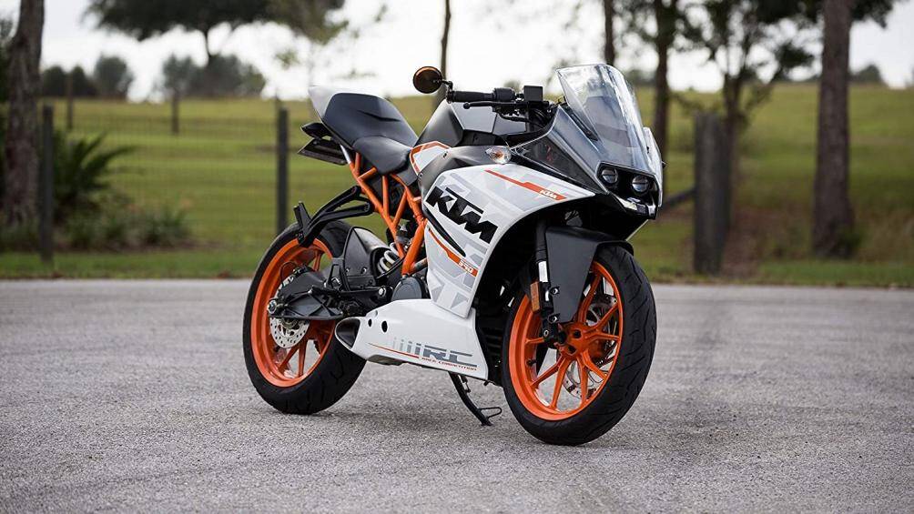 5. KTM RC 390 2020 (373cc): Xe trang bị phanh đĩa lớn 320 mm với hệ thống ABS 4 điểm nén piston giúp tăng tối đa hiệu suất an toàn cho xe