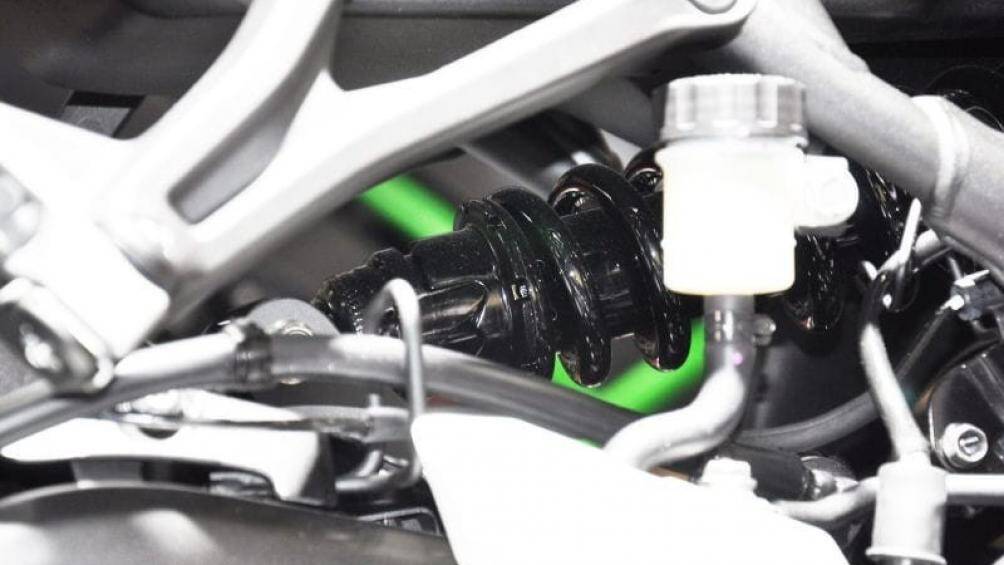 Khối động cơ này sản sinh công suất tối đa 51 mã lực tại 15.500 vòng/phút và mô-men xoắn cực đại 22,9 Nm tại 14.500 vòng/phút