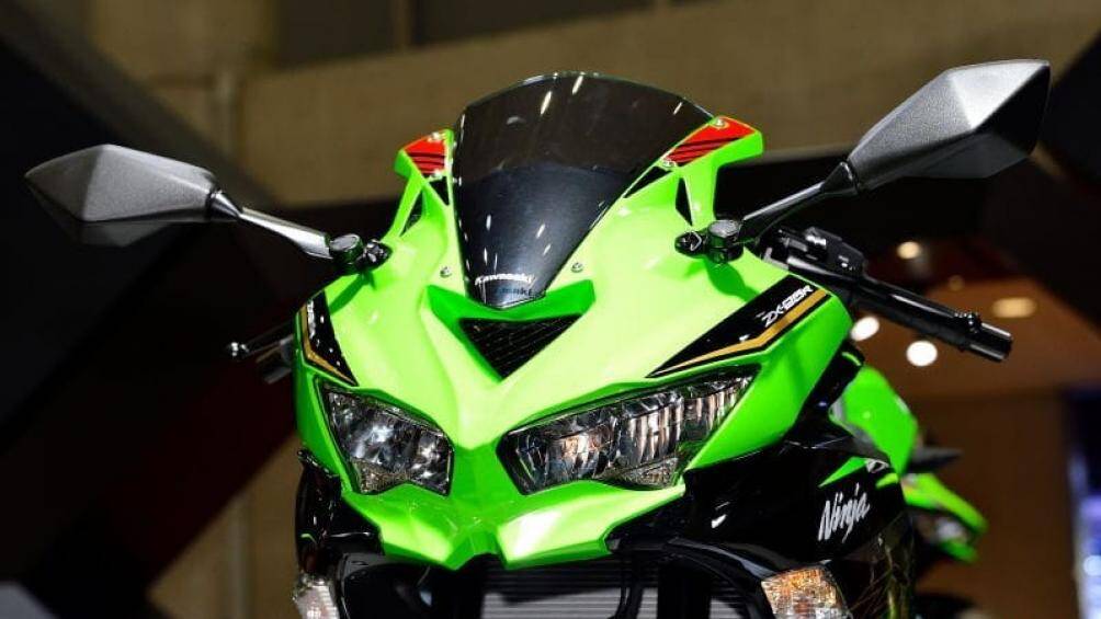 Tại đây, Kawasaki ZX-25R 2020 được chào bán với giá 410.000 php (194,33 triệu đồng) và nhiều khả năng mẫu xe này cũng sẽ sớm về Việt Nam