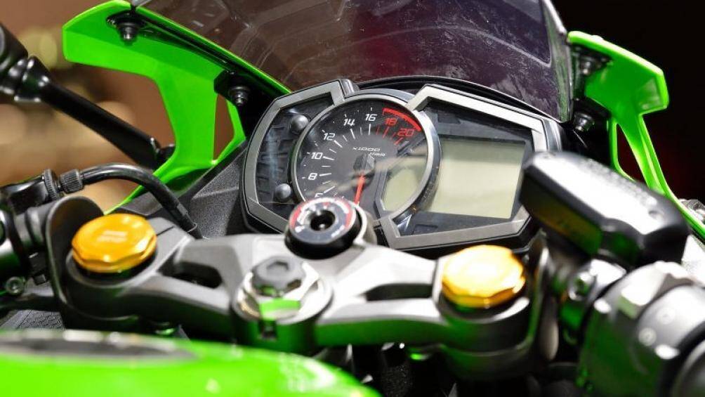 Giá xe Kawasaki Ninja ZX-25R ở đây đắt hơn hẳn so với giá bán ở thị trường Indonesia và rẻ hơn một chút so với thị trường Thái Lan