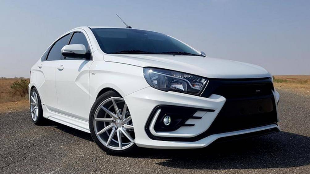 2. Lada Vesta (doanh số: 9.807 chiếc)