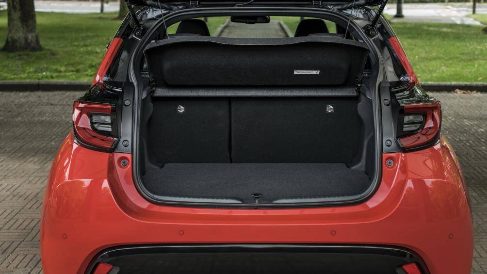 Giờ đây, mẫu xe này có kích thước khá nhỏ khi chiều dài tổng thể chỉ dưới 4m, bán kính vòng quay tổi thiểu 4,9 mét