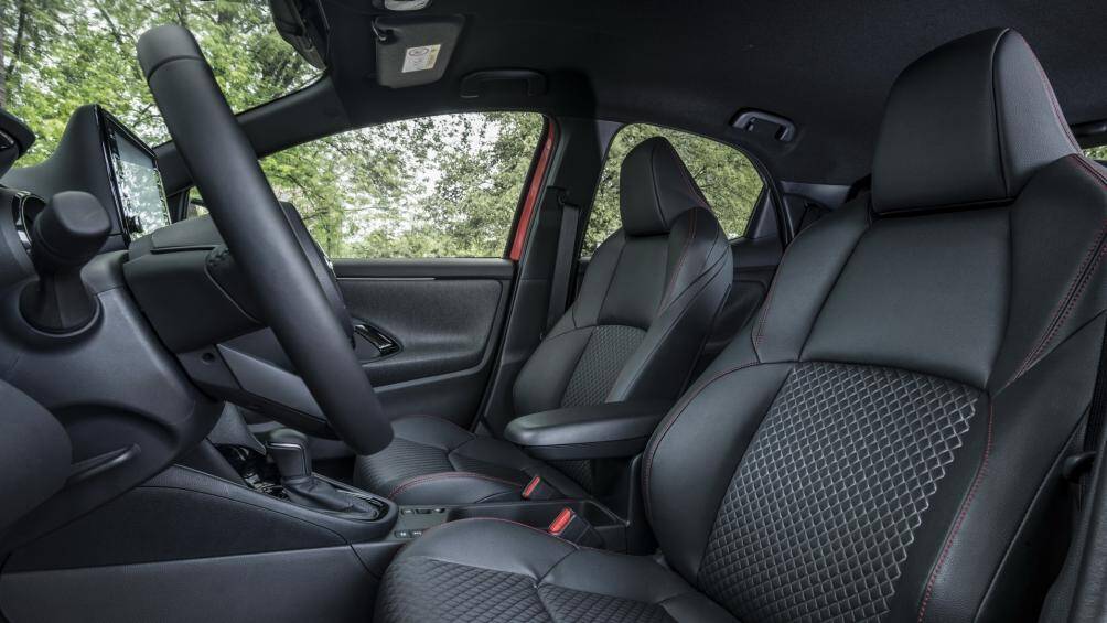 Hệ thống an toàn Safety Sense là tùy chọn. Gói trang bị này bao gồm tính năng phanh khẩn cấp, phát hiện phương tiện cắt ngang...