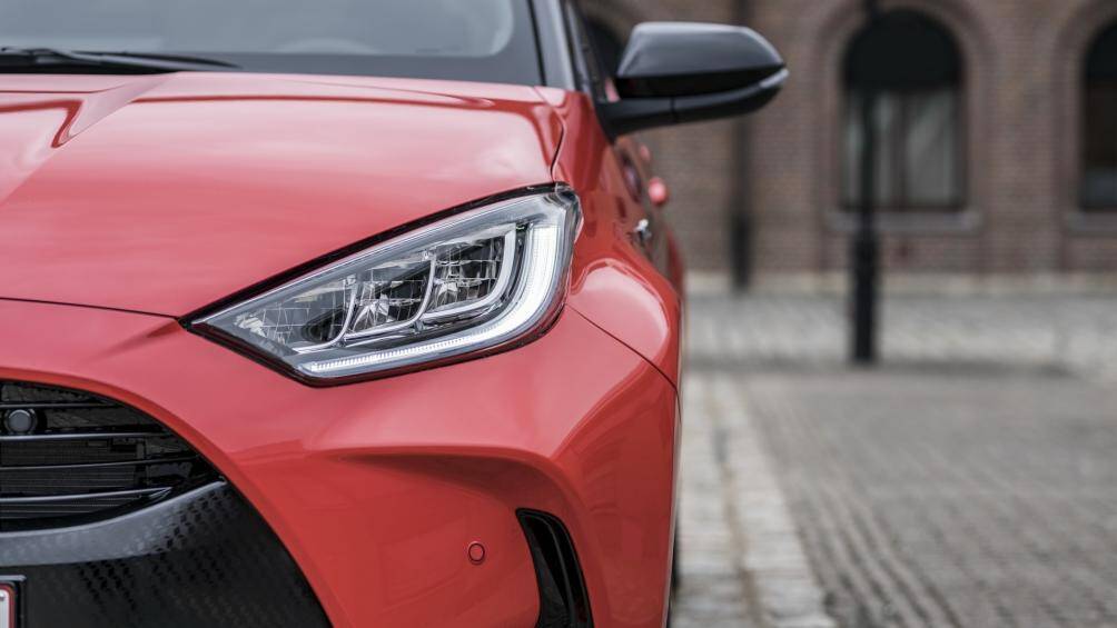 Đây là thế hệ động cơ hybrid thứ tư mới nhất của Toyota, giúp giảm 20% lượng tiêu thụ nhiên liệu