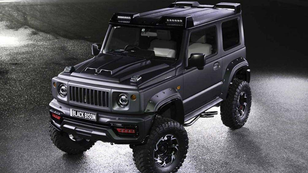 Phần đầu xe khá giống với những mẫu xe Jeep