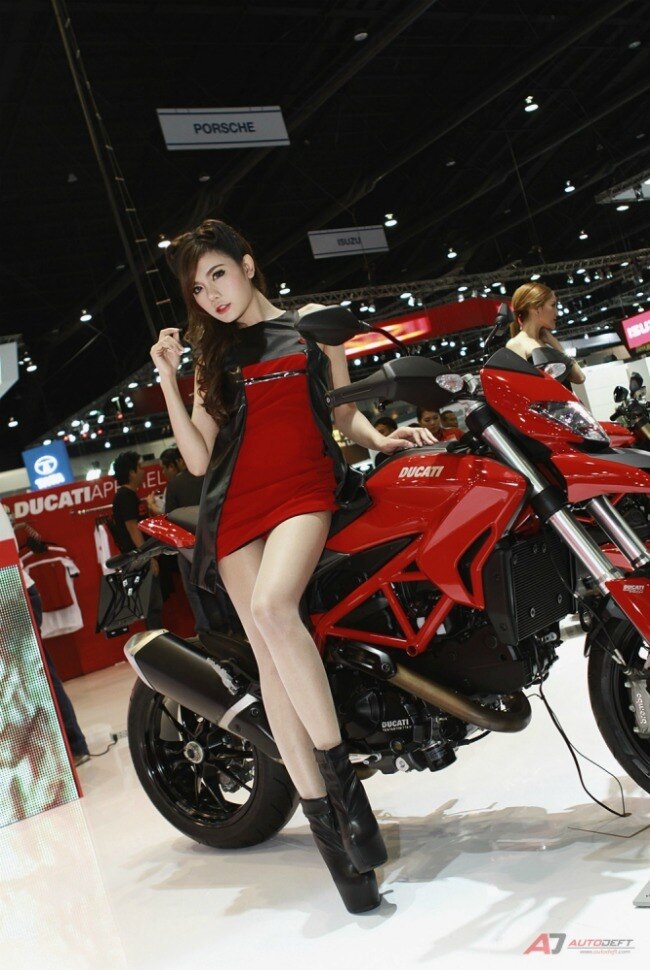 Khiến phái mạnh xốn xang, thổn thức