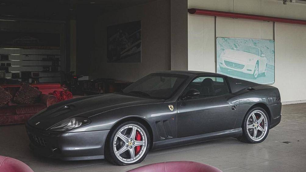 Cụ thể, những chiếc siêu xe này mang thương hiệu Porsche Carrera GT, Ferrari 575 Superamerica và Chevrolet C5 Corvette Z06