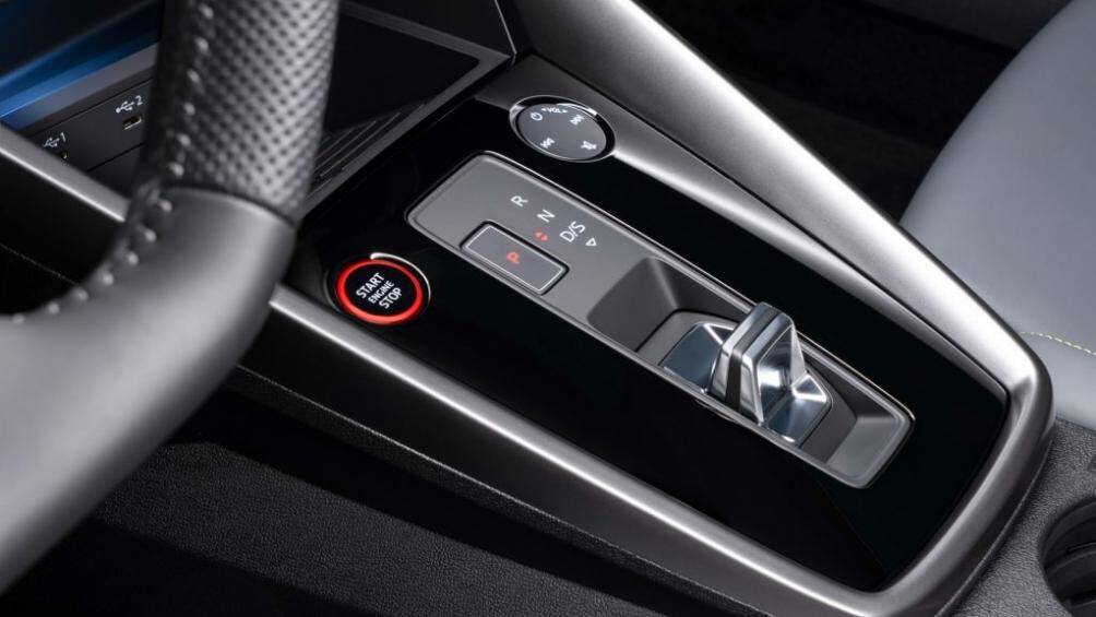 Khách hàng cũng có thể tùy chọn lên công nghệ buồng lái ảo với màn hình 12,3 inch và phiên bản cao cấp hơn với ba màn hình tách biệt