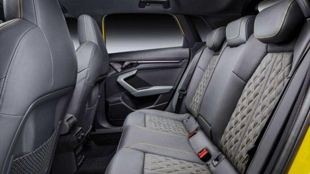 Giá bán của xe tại thị trường quê nhà sẽ từ 46.302 Euro cho bản Sportback và 47.179 Euro cho bản Sedan