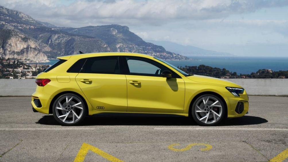 Mâm xe tiêu chuẩn sẽ có kích thước 18 inch và có thể nâng cấp với kích thước tối đa 19 inch