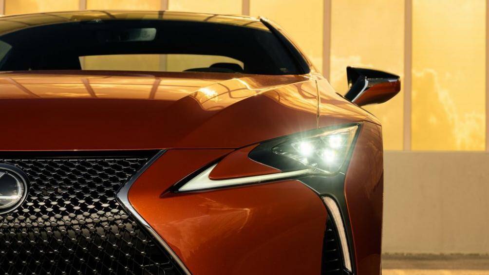 Màu nội thất mới có tên Manhattan Orange, được lấy cảm hứng từ sự kiện thiên nhiên Manhattan Hedge