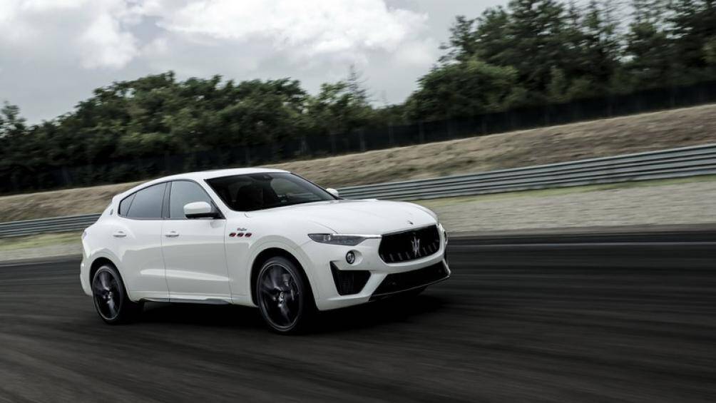 Đi cùng với đó là phiên bản nâng cấp 2021 của Maserati Levante Trofeo