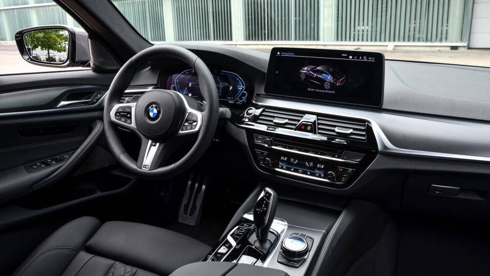 Xe được trang bị màn hình giải trí cảm ứng 12,3 inch, tương thích Apple Carplay và Android Auto, điều khiển giọng nói