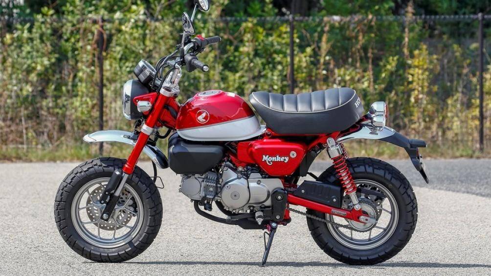 2. Honda Monkey: Honda Monkey là một mẫu mô tô retro đích thực, nó gợi nhớ lại những đại diện dòng Z thập niên 60-70 của Honda