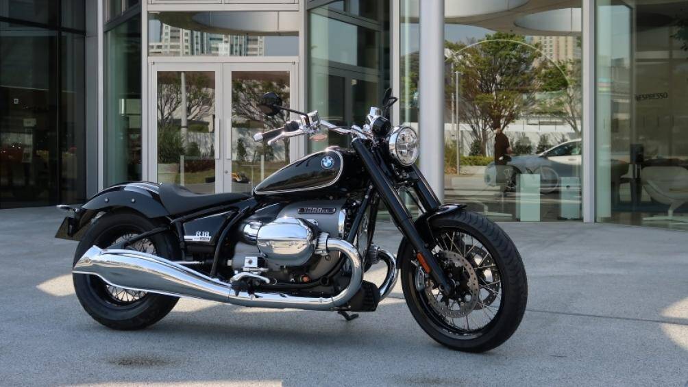 3. BMW R 18 Power Cruiser: Động cơ 2 xy-lanh 1.802 cc sẽ mang lại cho người lái cảm giác phấn khích, bên cạnh là hàng loạt công nghệ của BMW