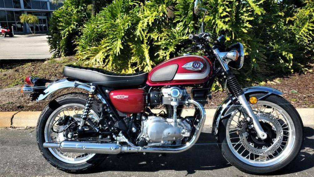 5. Kawasaki W800: Kawasaki W800 2020 được thiết kế đẹp mắt, thể hiện sự tôn trọng tối đa với mẫu W1 trong quá khứ của Kawasaki