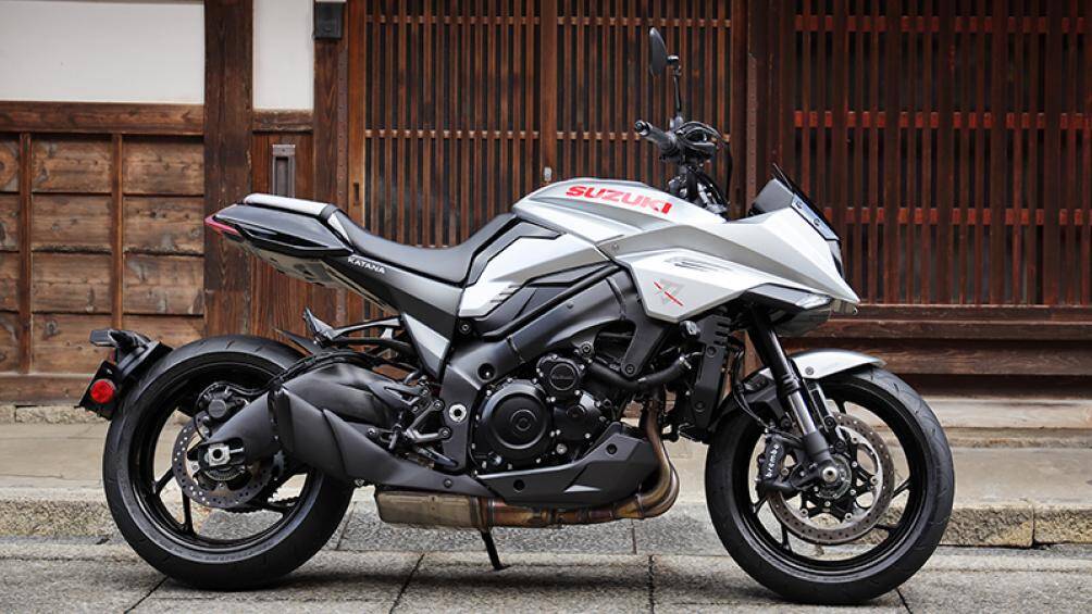 9. Suzuki Katana: Đây là một chiếc xe nhanh nhẹn, nhạy bén với âm thanh tuyệt vời và hiệu suất ấn tượng của nhà Suzuki