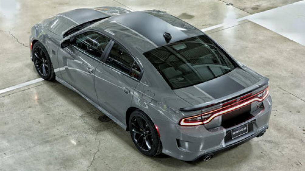 10. Dodge Charger Scat Pack 2020 (giá khởi điểm: 40.495 USD, thời gian tăng tốc từ 0-96 km/h: 4,5 giây)