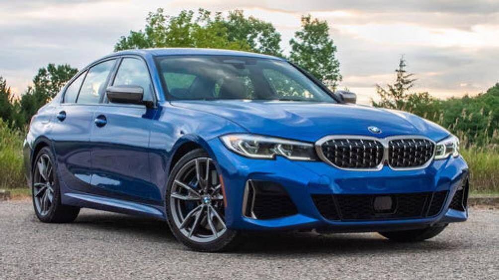 7. BMW M340i 2021 (giá khởi điểm: 54.700 USD, thời gian tăng tốc từ 0-96 km/h: 4,1 giây)